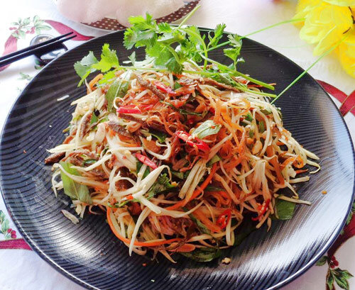Learn Hanoi’s food heritage with expert insights